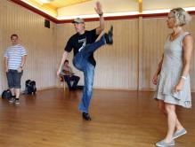 Frå ein danseworkshop i Setesdal. Foto: Knud Utler