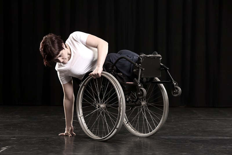 Elen Øyen blir aspirant hos DansiT Koreografisk senter i Trondheim gjennom gjennom forsøksordningen for aspiranter med funksjonsnedsettelser. Foto: Jøran Værdahl