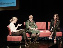 Trine Skei Grande og Kristin Danielsen i samtale med Hege Knarvik Sande (NOKU). Foto: Marta Anna Løvberg